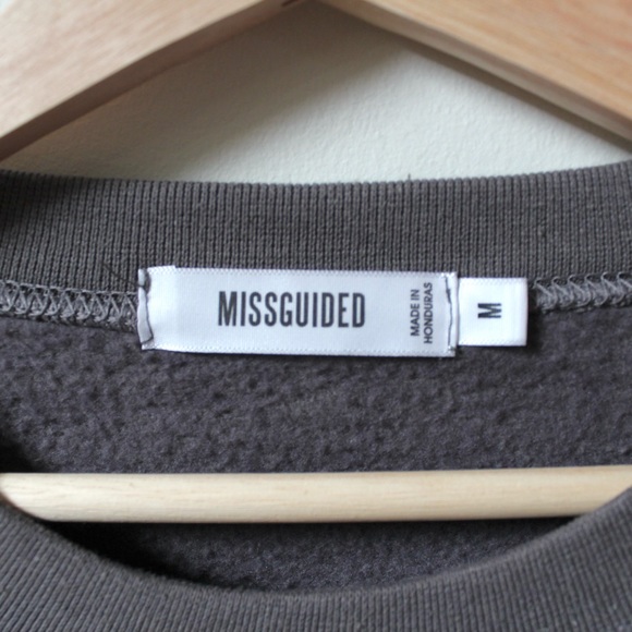 Missguided - Gray Nebraska Oversized Cropped Sweatshirt - Picture 4 of 8